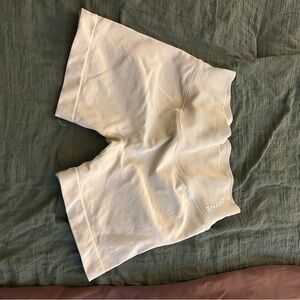 DFYNE Cream Shorts XS